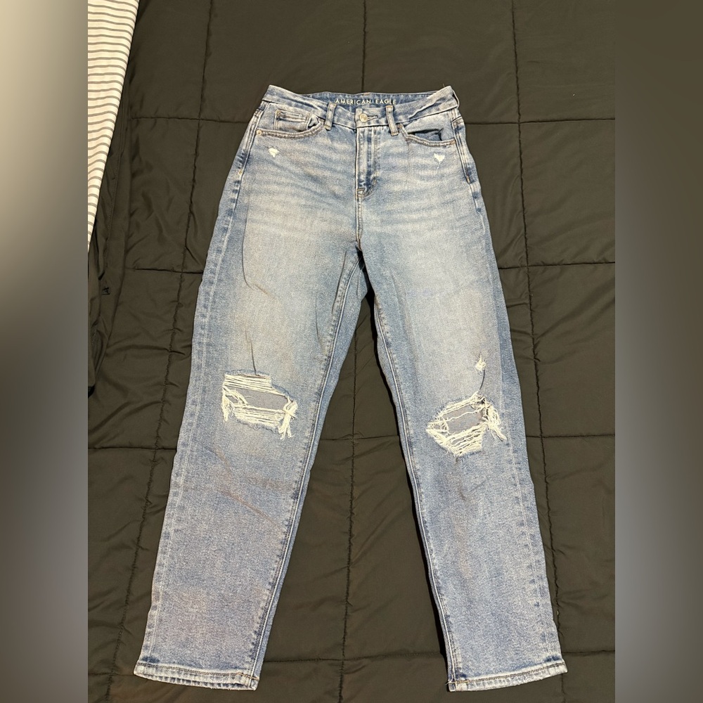 American Eagle Outfitters Light Blue Distressed Mom Jeans